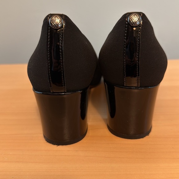 Donald Pliner Heels - Picture 2 of 8